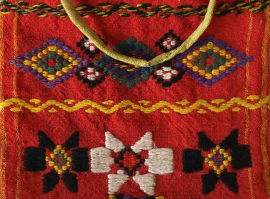 Bulgaristan 'dan gelen kostümlerin otantik halk tarzı ayrıntıları. Bulgaristan 'dan otantik halk kostümleri