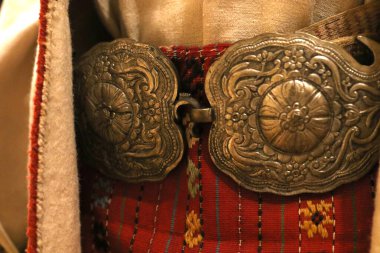 Bulgaristan 'dan gelen kostümlerin otantik halk tarzı ayrıntıları. Bulgaristan 'dan otantik halk kostümleri