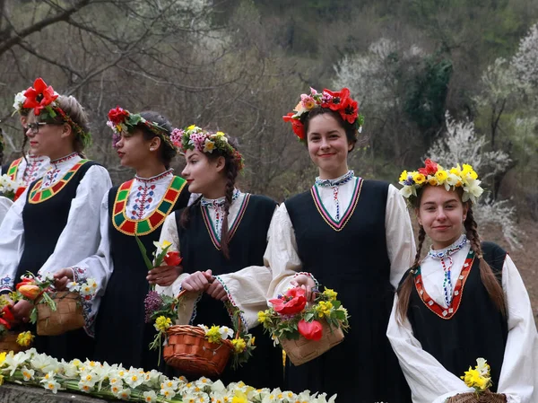 Gabrovo Bulgaria April 2017 Girls Decorate Colorful Rich Way Hairs — Stock Photo, Image