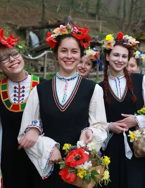 Gabrovo Bulgaria Abril 2017 Las Niñas Decoran Una Manera Colorida — Foto de Stock