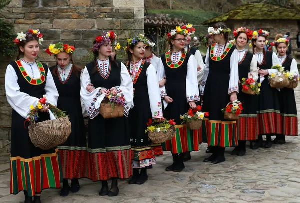 Gabrovo Bulgaria Abril 2017 Las Niñas Decoran Una Manera Colorida — Foto de Stock