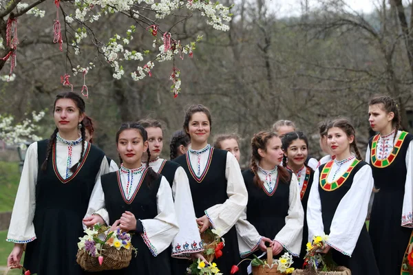 Gabrovo Bulgaria Abril 2017 Las Niñas Decoran Una Manera Colorida — Foto de Stock