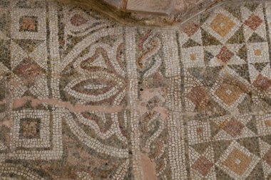 Mozaik zemin. Bulgaristan 'ın Filipinler kentindeki The Bishop' s Basilica of Philippopolis arkeoloji sahasında bulunan Roma mozaiği. Avrupa 'nın en eski şehrinde Roma mozaiği