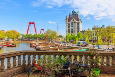 Rotterdam 'daki Oude Haven' ın bir balkondan görünüşü