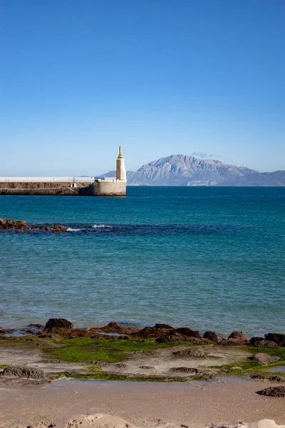 Akdeniz 'in sahil manzarası