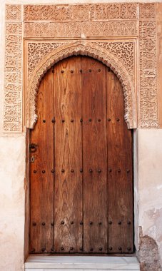Alhambra 'da bir verandanın kapısı.