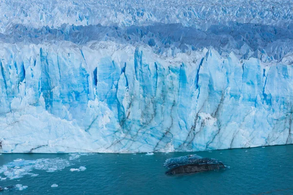 Vista Del Glaciar Azul Desde Balcón Turístico Patagonia Argentina América —  Fotos de Stock