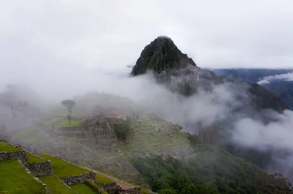 Machu Picchu Cloudy Day古城景观 南美洲 — 图库照片