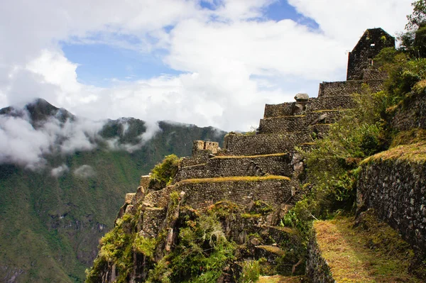 Machu Picchu Chmurny Dzień Starożytny Widok Miasto Peru Ameryka Południowa — Zdjęcie stockowe