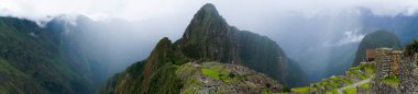 Machu Picchu, Bulutlu bir gün Antik şehir manzarası, Peru, Güney Amerika