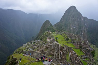 Machu Picchu, Bulutlu bir gün Antik şehir manzarası, Peru, Güney Amerika
