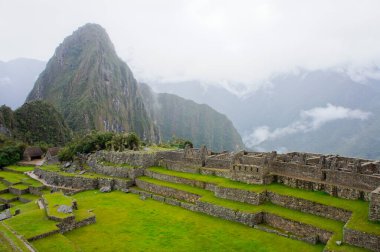 Machu Picchu, Bulutlu bir gün Antik şehir manzarası, Peru, Güney Amerika