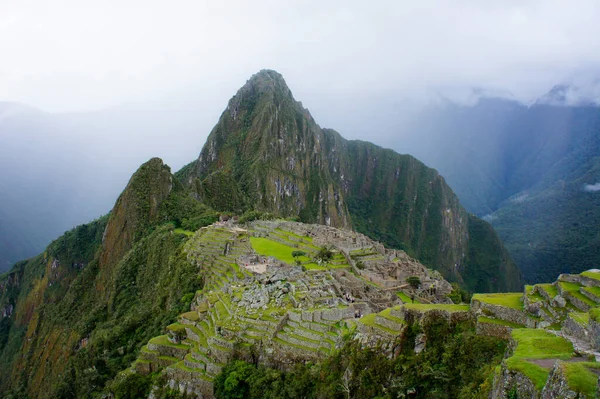 Machu Picchu Bulutlu Bir Gün Antik Şehir Manzarası Peru Güney — Stok fotoğraf