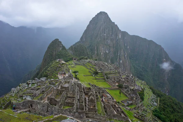 Machu Picchu Día Nublado Vista Antigua Ciudad Perú América Del — Foto de Stock