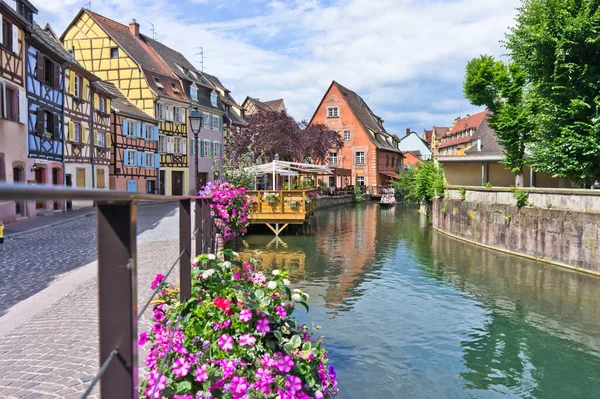 Colmar, eski şehir manzaralı kanal, Fransa, Avrupa
