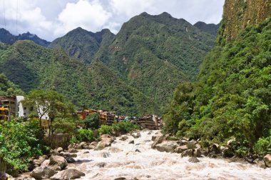 Aguas Calientes, Urubamba nehri manzaralı Machu Picchu, Peru, Güney Amerika