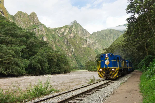 Aguas Calientes Vista Del Ferrocarril Por Río Urubamba Machu Picchu — Foto de Stock