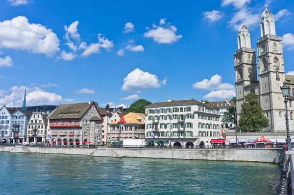 Zürih Nehir Kenarındaki Eski Şehir Manzarası Sviçre Avrupa — Stok fotoğraf