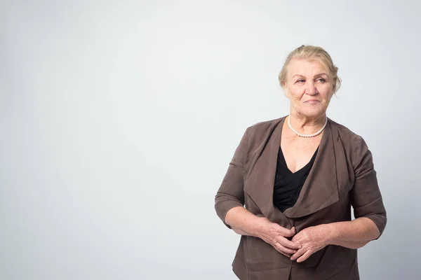 Retrato Una Anciana Sobre Fondo Blanco — Foto de Stock