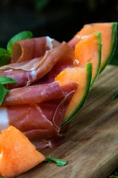 Melone Cantalupo Con Prosciutto — Foto Stock