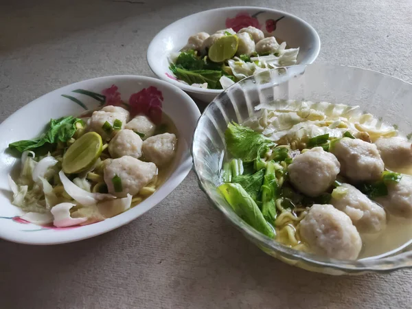 Bakso Bir Kasede Bakso Erişteli Köfte Endonezya Dan Geleneksel Yemek — Stok fotoğraf