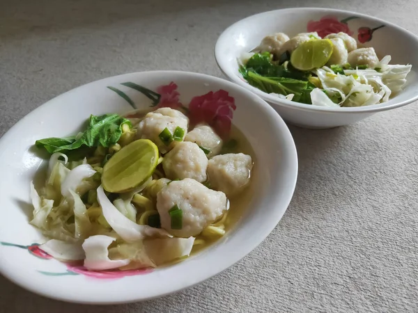 Bakso Uma Tigela Bakso Almôndega Com Macarrão Comida Tradicional Indonésia — Fotografia de Stock