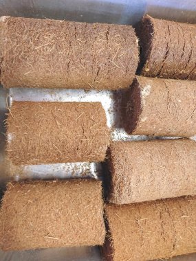 Isıtma için yenilenebilir ahşap briketler, alternatif yakıt, ekolojik yakıt, biyolojik yakıt..