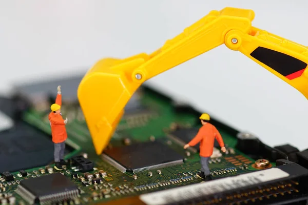 Miniature Workers Repair Harddisk Drive — Stock Photo, Image