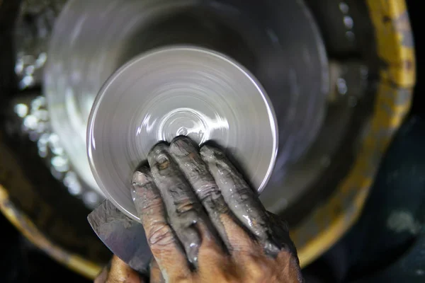 Potter Travail Potier Homme Faisant Pot Céramique Sur Roue Poterie — Photo