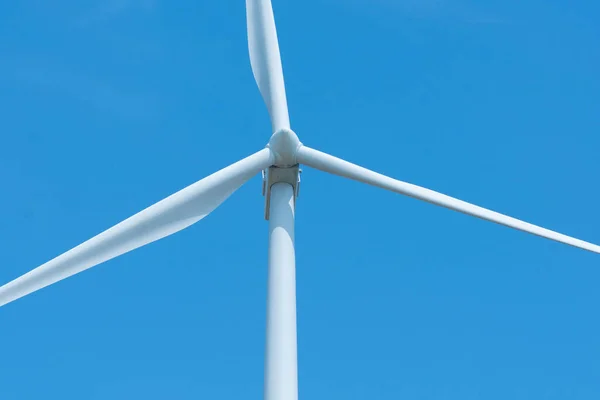 Wind Turbines Generating Electricity Blue Sky Renewable Energy Source — Stock Photo, Image