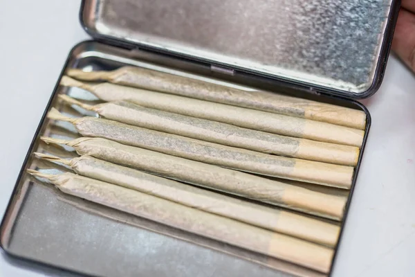 Marijuana Cannabis Joint Dans Étui Cigarettes — Photo