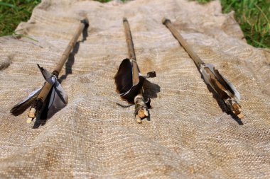 Çavuş çuval arka yay oku