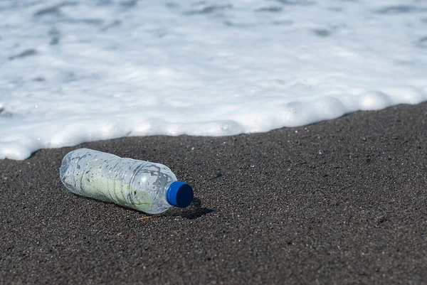 Plastikowe Śmieci Butelki Plaży — Zdjęcie stockowe