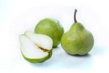 Olgun William armudu beyaz arkaplanda izole.