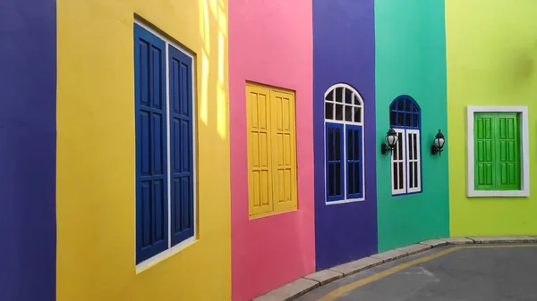 Row Colorful Windows Colorful Wall — Stock Photo, Image