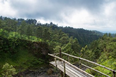 Kali Talang 'da bambu rayı, Yogyakarta, Endonezya