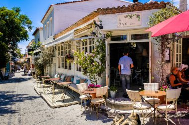 ALACATI - 31 Mayıs: Alacati Köyü 'ndeki renkli caddeler, 31 Mayıs 2018 