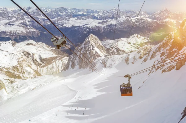 Gondole Téléphérique Dans Beau Paysage Montagne Dessus Une Station Ski — Photo