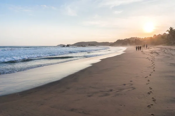 Belo Pôr Sol Praia Mazunte México Fotos De Bancos De Imagens Sem Royalties