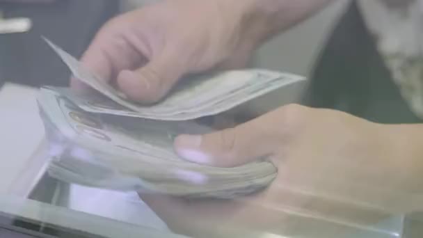 Mani Contano Biglietti Del Dollaro Banco Cassa 100 Dollari — Video Stock