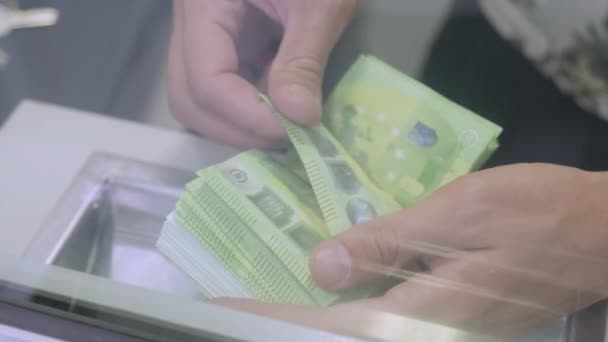 Mãos Contam Número Notas Euro Caixa Bancária — Vídeo de Stock