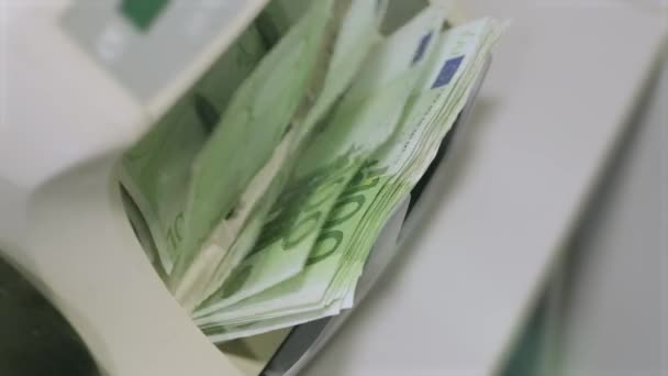 Räknemaskinen Räknar Eurosedlar Tusentals Euro Nya Räkningar — Stockvideo