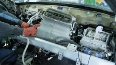 Service of cars. Pouring antifreeze into the engine. Special automatic equipment for replacing antifreeze