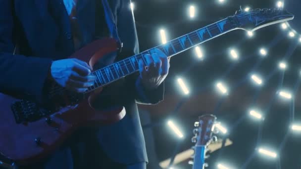 Guitare Sur Scène Lors Concert Qui Secoue Public — Video