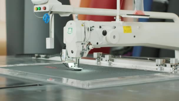 Primer Plano Máquina Coser Parte Trabajo Con Cuero Máquina Coser — Vídeos de Stock