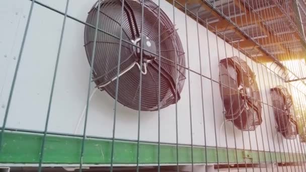 金属工业空调通风口 Hvac 商业制冷暖通空调冷凝器风扇机组蓄电池气候控制和制冷温度空调系统 — 图库视频影像