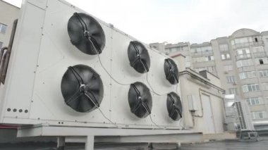 Çatıdaki Isıtma ve Havalandırma Birimleri