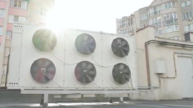 Çatıdaki Isıtma ve Havalandırma Birimleri