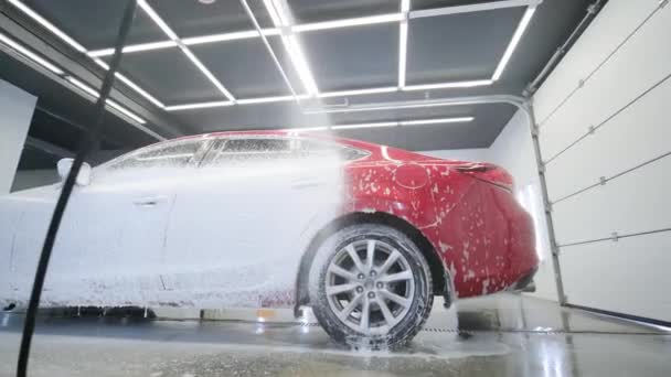 Lemosom Kocsit Alumíniumkerekek Tisztítása Autómosó — Stock videók