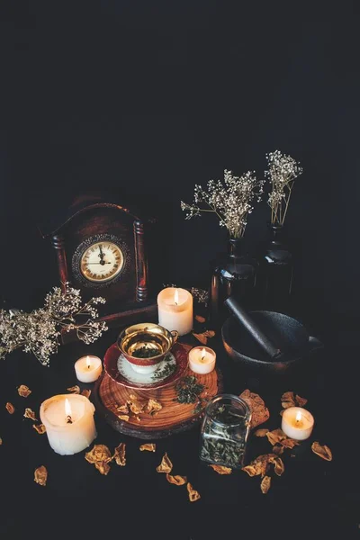 Der Hexenküche Eine Tasse Tee Zubereiten Eine Alte Rot Weiß — Stockfoto